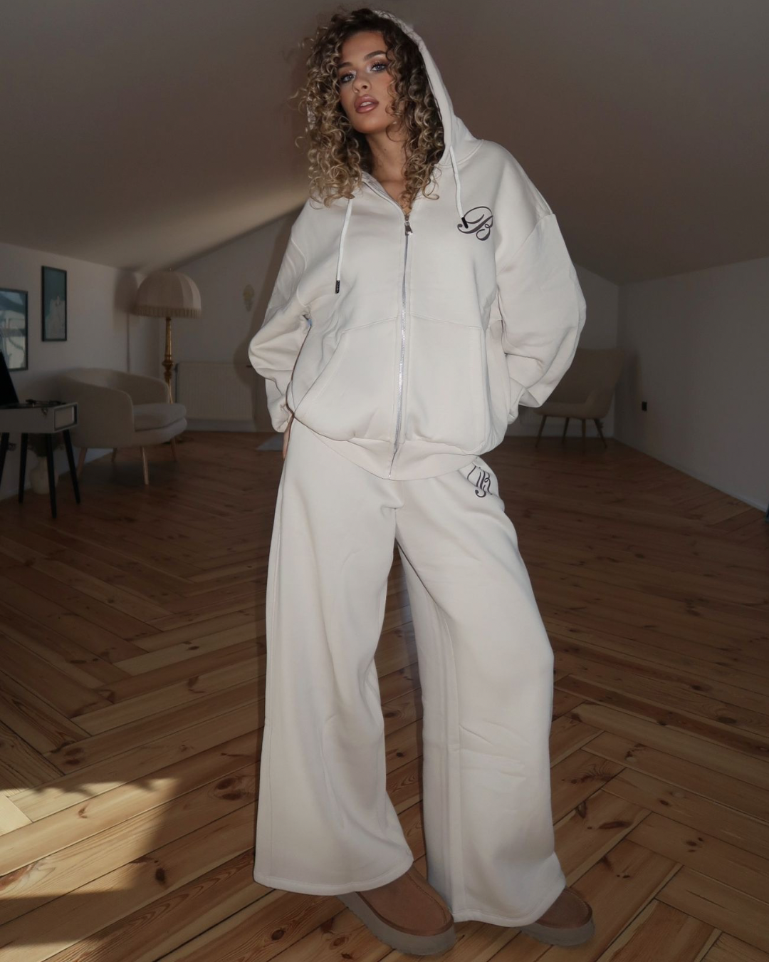 White Relax Zipper Set