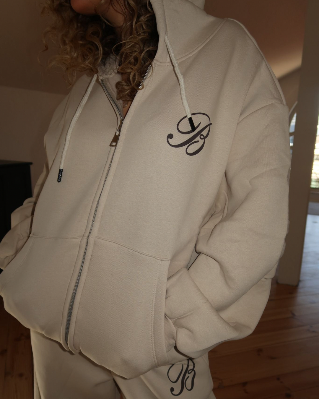 White Relax Zipper Set